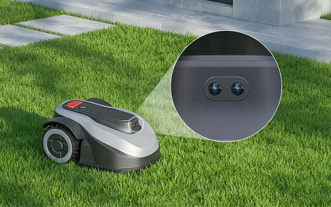 RoboSense E2 compared with the previous generation, 60 percent smaller and 40 percent lighter with a built-in dual-camera design